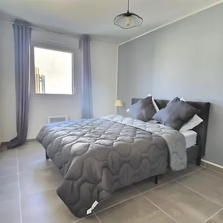 Spacieux Et Moderne Dans Apartment
