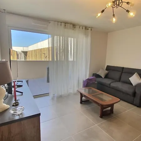 Spacieux Et Moderne Dans Apartment Vias