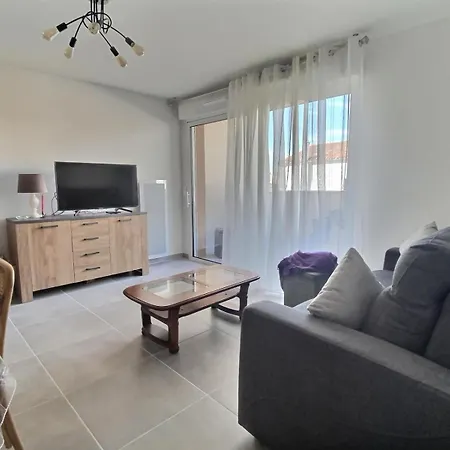 Spacieux Et Moderne Dans Apartment Vias